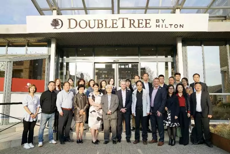  深圳防水代表團(tuán)拜訪英國(guó)屋面工程協(xié)會(huì)領(lǐng)導(dǎo)和專家_開來濕克未防水